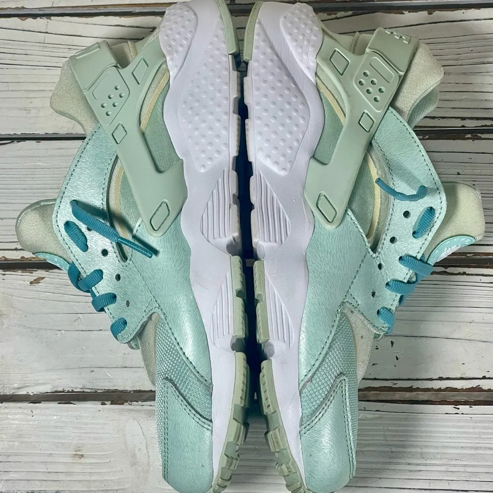 CLEANED Nike 7Y Girls Air Huarache‎ Run SE Igloo Shimmer Green Teal Women's 8.5